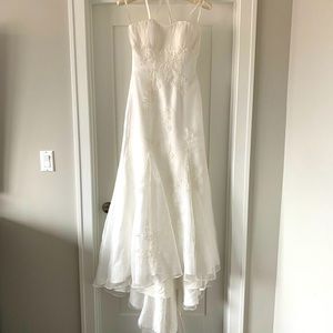 Wedding dress in a UK size 8 (will fit a US 0 or 2)